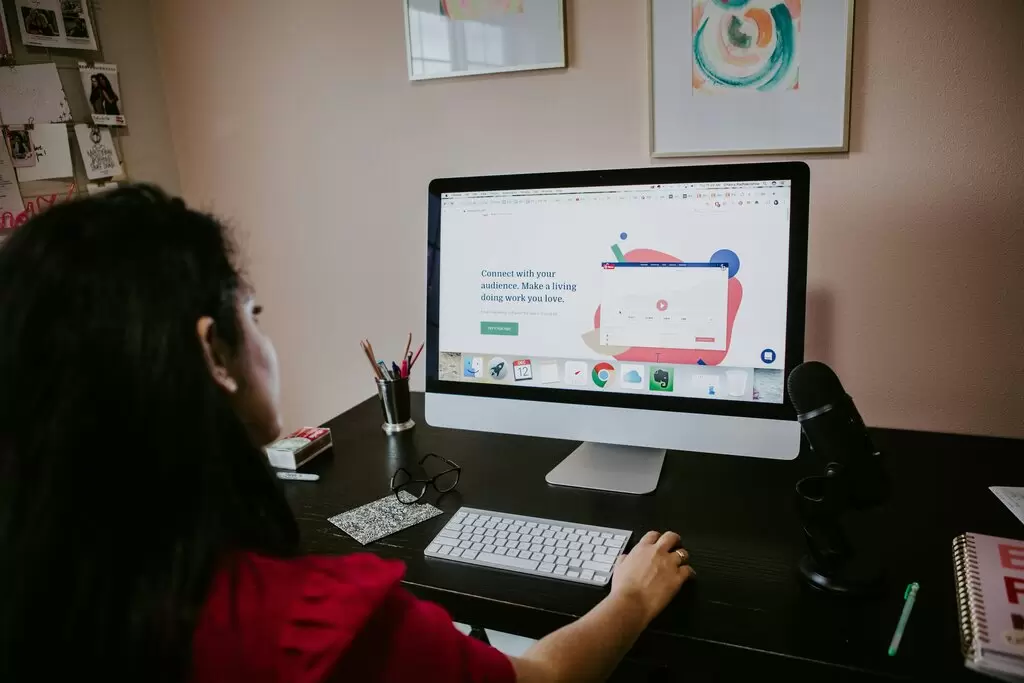 Advantages and Challenges of Online Education