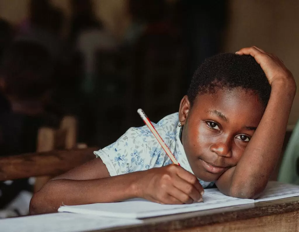 How Can Children in Poverty Break Through Educational Barriers?